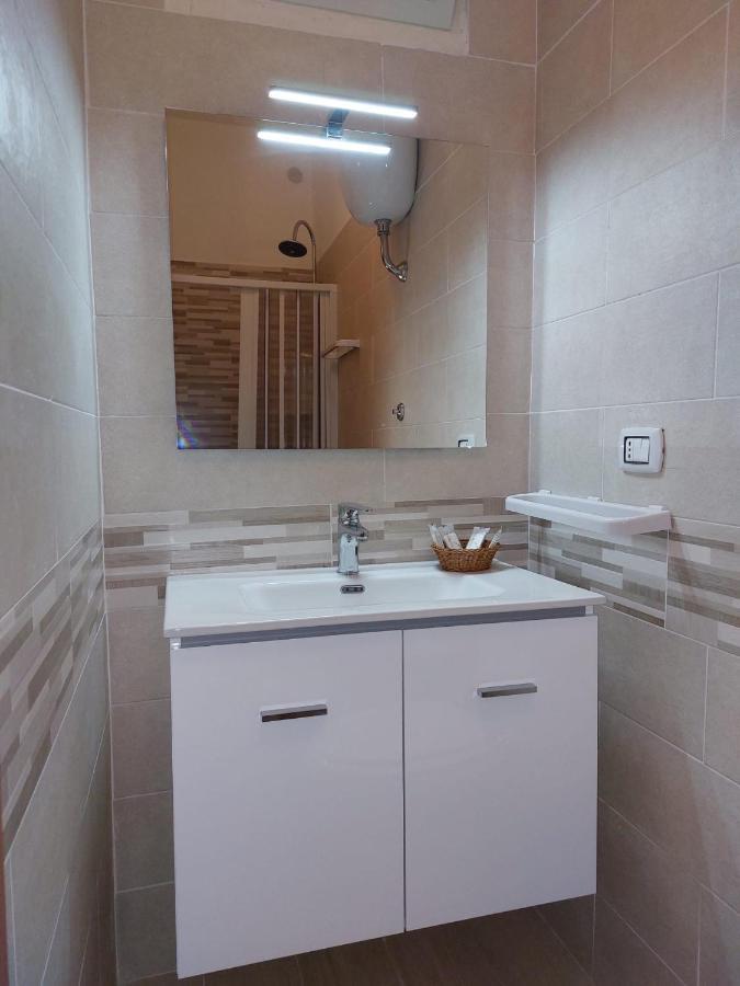 Esther Guest House Castel Volturno Buitenkant foto