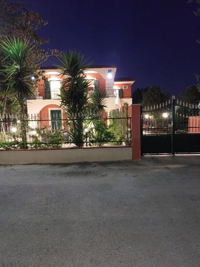 Esther Guest House Castel Volturno Buitenkant foto